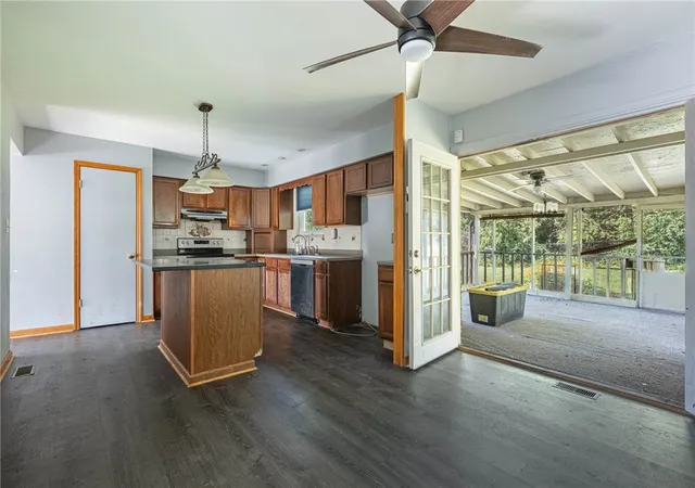 Photo 2 of Single family home for sale at 833 Lea Castle Pl, Miamisburg, OH 45342 | MLS# 968330 | Listing updated on 2026-09-07