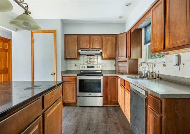 Photo 3 of Single family home for sale at 833 Lea Castle Pl, Miamisburg, OH 45342 | MLS# 968330 | Listing updated on 2026-09-07
