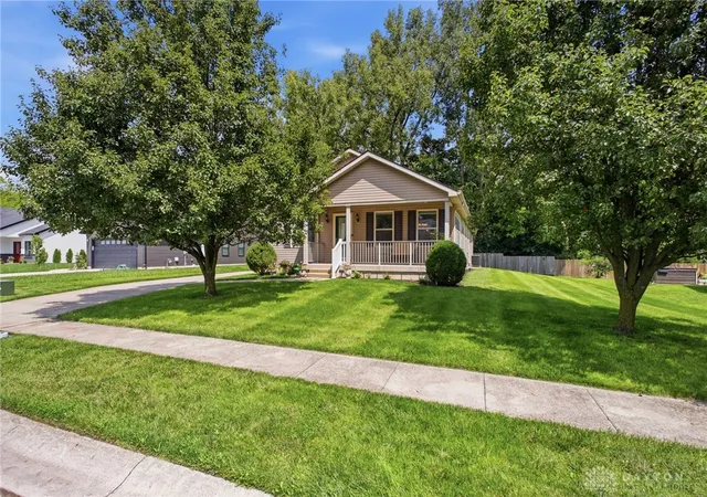 Photo 2 of Single family home for sale at 1742 Northpoint Rd, Springfield, OH 45503 | MLS# 966513 | Listing updated on 2026-09-13