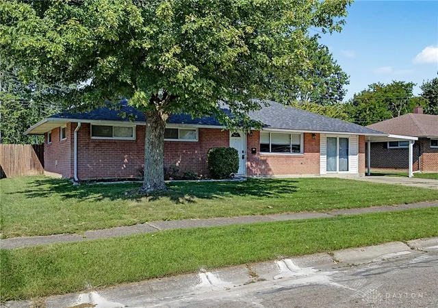 Photo 3 of Single family home for sale at 5813 Resik Dr, Dayton, OH 45424 | MLS# 968235 | Listing updated on 2026-09-08