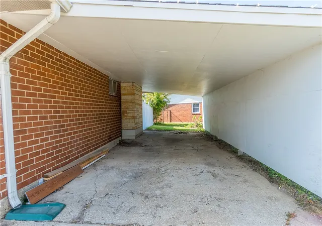 Photo 3 of Single family home for sale at 5785 Hinckley Ct, Dayton, OH 45424 | MLS# 967440 | Listing updated on 2026-09-12