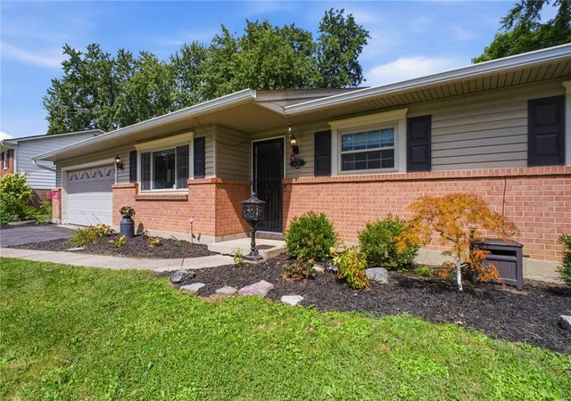 Photo 2 of Single family home for sale at 435 Crestgrove Ave, Vandalia, OH 45377 | MLS# 968344 | Listing updated on 2026-09-11