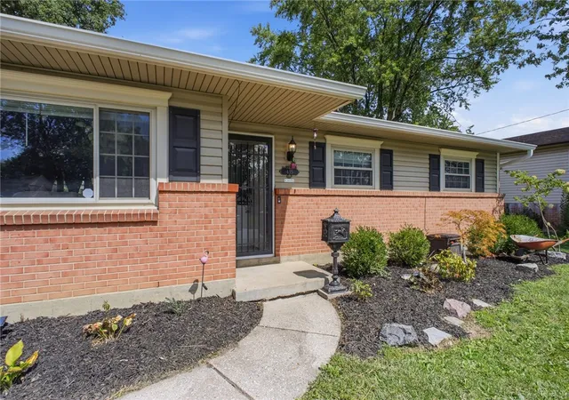 Photo 3 of Single family home for sale at 435 Crestgrove Ave, Vandalia, OH 45377 | MLS# 968344 | Listing updated on 2026-09-11