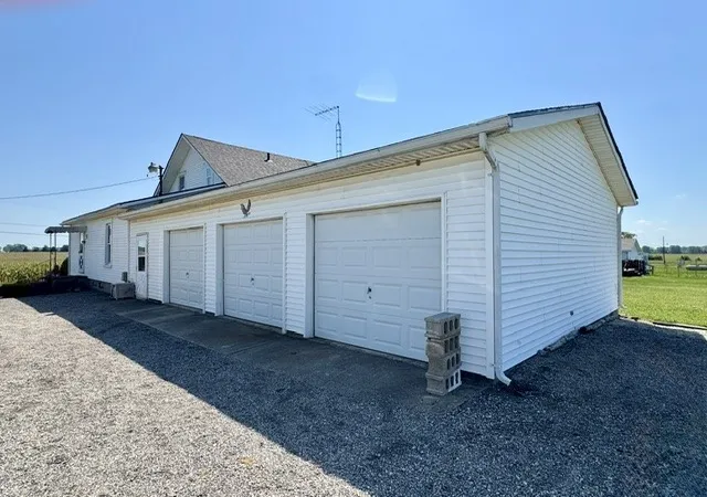 Photo 3 of Sale Pending at 8100 N Lstck Shelby Rd, Fletcher, OH 45326 | MLS# 968328 | Listing updated on 2026-09-11