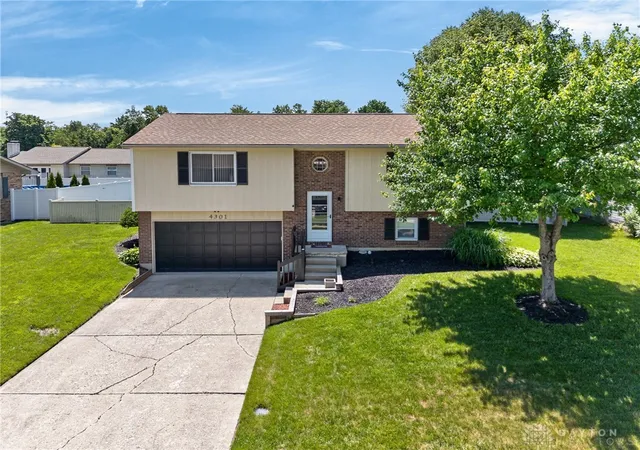 Photo 2 of Single family home for sale at 4301 Post Rail Ln, Franklin, OH 45005 | MLS# 968361 | Listing updated on 2026-09-08