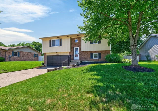 Photo 2 of Single family home for sale at 4301 Post Rail Ln, Franklin, OH 45005 | MLS# 968361 | Listing updated on 2026-09-08