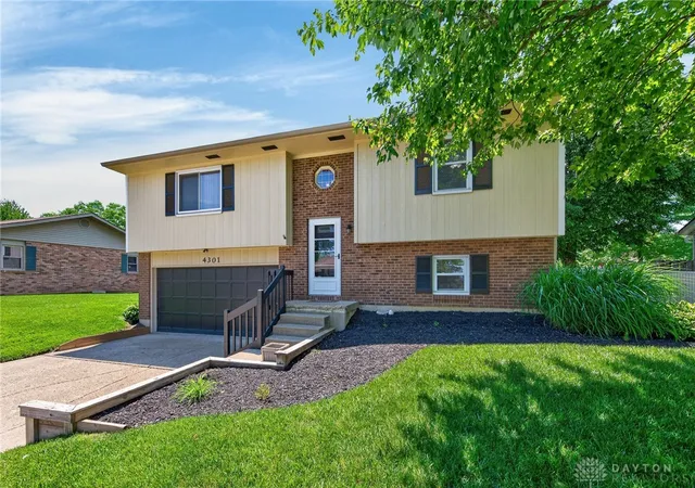 Photo 3 of Single family home for sale at 4301 Post Rail Ln, Franklin, OH 45005 | MLS# 968361 | Listing updated on 2026-09-08