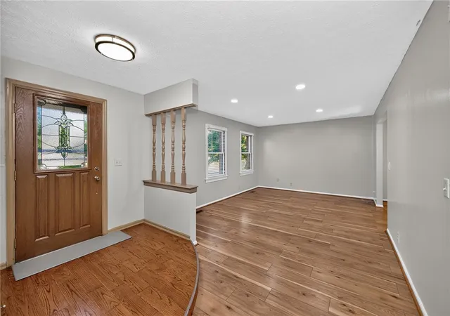 Photo 3 of Single family home for sale at 7532 Cinnamon Woods Dr, West Chester, OH 45069 | MLS# 968339 | Listing updated on 2026-10-03