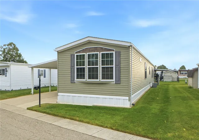 Photo 3 of Manufactured home for sale at 134 Timber St, Fairborn, OH 45324 | MLS# 968207 | Listing updated on 2026-10-07