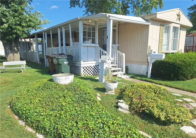 Photo 2 of Manufactured home for sale at 5230 Pinemount Cir, Miamisburg, OH 45342 | MLS# 968385 | Listing updated on 2026-09-09