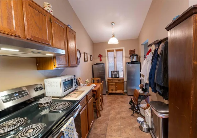 Listing Photo 4 - Condo for sale in building located at 4081 Bonita Dr, Middletown, OH 45044