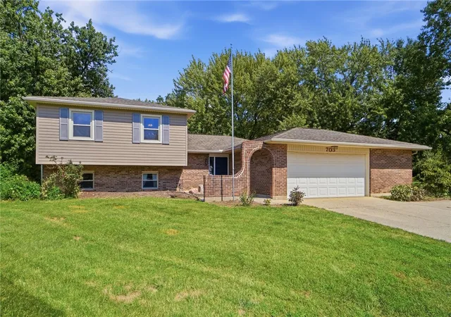 Photo 2 of Single family home for sale at 703 Bay Brooke Ct, Vandalia, OH 45377 | MLS# 968365 | Listing updated on 2026-09-09