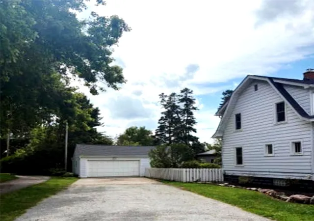 Photo 2 of Single family home for sale at 1108 E Main St, Troy, OH 45373 | MLS# 968400 | Listing updated on 2026-10-04