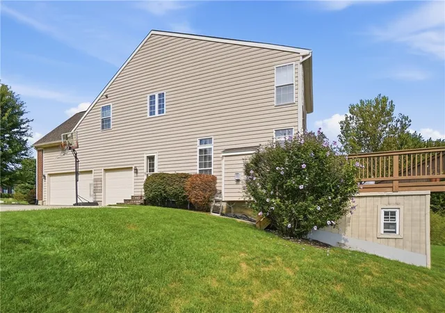 Photo 3 of Single family home for sale at 7452 Waterway Dr, Waynesville, OH 45068 | MLS# 968376 | Listing updated on 2026-09-21