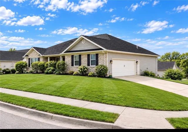 Photo 1 of Single family home for sale at 930 Oak Hl Ct, Troy, OH 45373 | MLS# 968411 | Listing updated on 2026-09-13