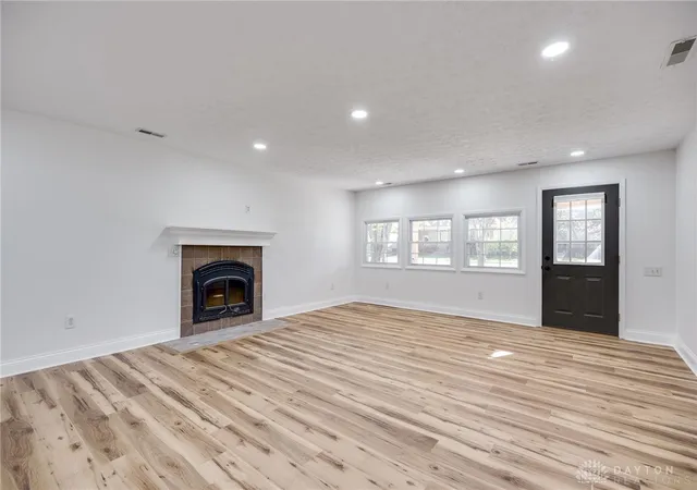 Photo 4 of Single family home for sale at 9550 Paragon Rd, Dayton, OH 45458 | MLS# 968333 | Listing updated on 2026-09-11