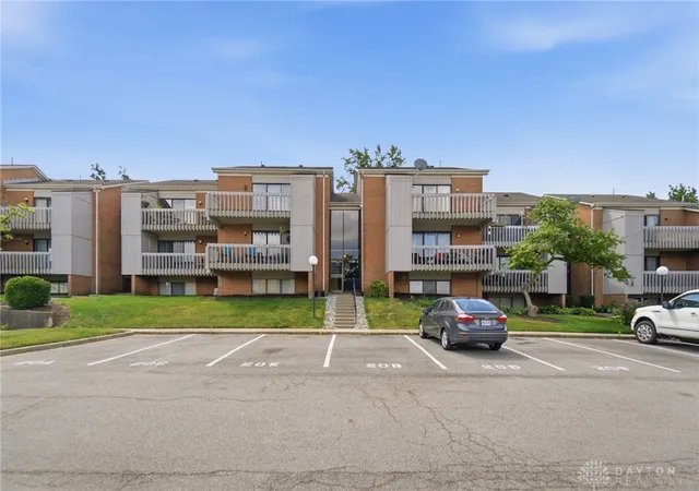 Photo 2 of Condo for sale at 1120 Eagle Feather Cir #C, West Carrollton, OH 45449 | MLS# 968413 | Listing updated on 2026-09-08