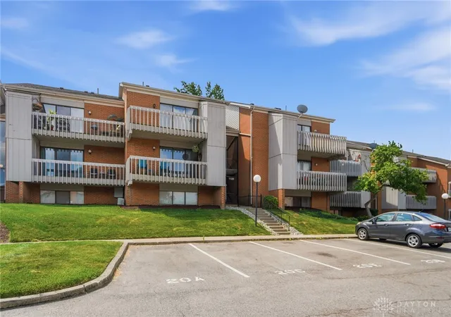 Photo 3 of Condo for sale at 1120 Eagle Feather Cir #C, West Carrollton, OH 45449 | MLS# 968413 | Listing updated on 2026-09-08