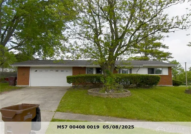 Single family home for sale at 605 Cromer Ct, Englewood, OH 45322 | MLS# 968417