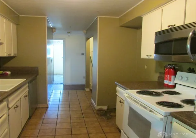 Photo 3 of Single family home for sale at 605 Cromer Ct, Englewood, OH 45322 | MLS# 968417 | Listing updated on 2026-09-11