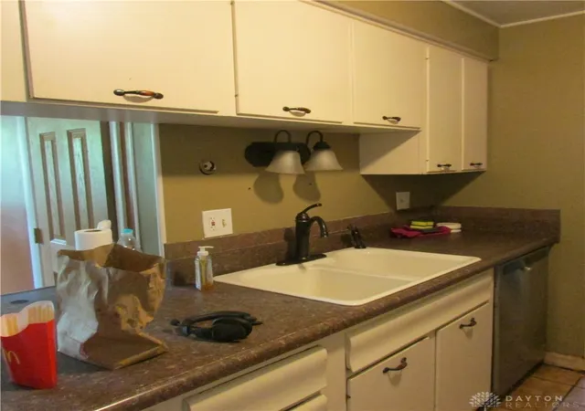 Photo 4 of Single family home for sale at 605 Cromer Ct, Englewood, OH 45322 | MLS# 968417 | Listing updated on 2026-09-11