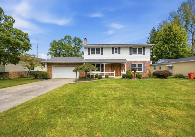 Photo 2 of Single family home for sale at 742 Hartford Dr, Springfield, OH 45503 | MLS# 968343 | Listing updated on 2026-09-16