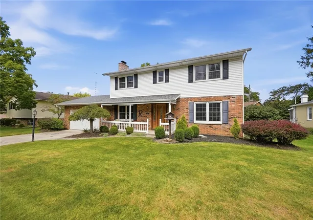 Photo 3 of Single family home for sale at 742 Hartford Dr, Springfield, OH 45503 | MLS# 968343 | Listing updated on 2026-09-13