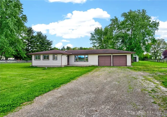 Photo 2 of Single family home for sale at 1005 Free Rd, New Carlisle, OH 45344 | MLS# 967904 | Listing updated on 2026-09-12
