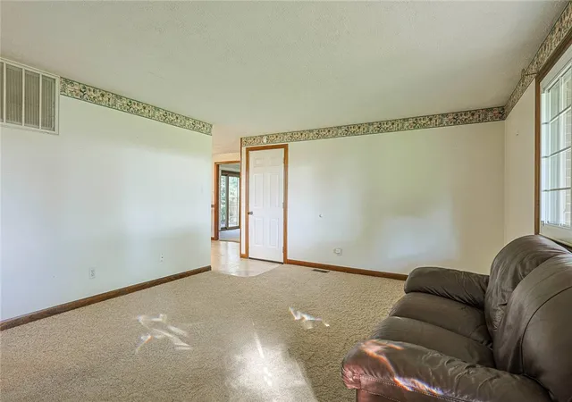 Photo 4 of Single family home for sale at 1593 Kensington Dr, Bellbrook, OH 45305 | MLS# 967366 | Listing updated on 2026-09-16