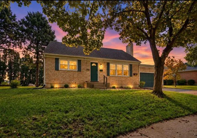 Photo 1 of Single family home for sale at 1956 Elaina Dr, Springfield, OH 45503 | MLS# 968441 | Listing updated on 2026-09-10