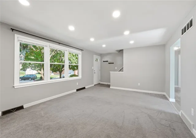 Photo 4 of Single family home for sale at 1956 Elaina Dr, Springfield, OH 45503 | MLS# 968441 | Listing updated on 2026-09-10