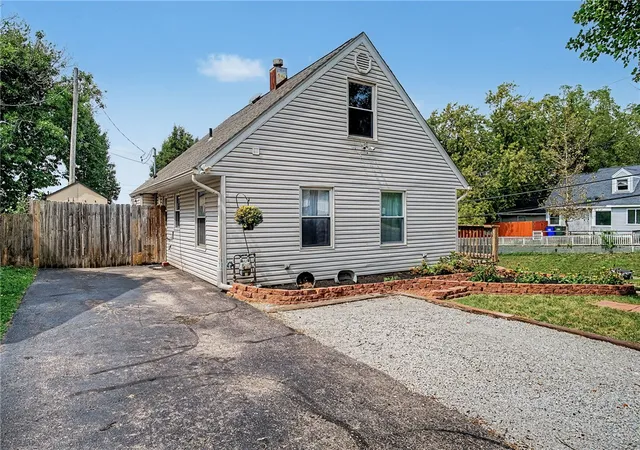 Photo 4 of Sale Pending at 3520 East 4th, Dayton, OH 45403 | MLS# 968359 | Listing updated on 2026-09-11
