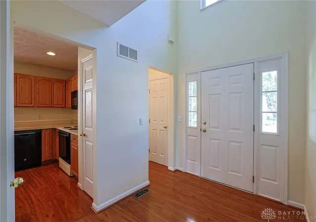 Photo 3 of Sale Pending at 1019 Weeping Willow Ln, Maineville, OH 45039 | MLS# 968519 | Listing updated on 2026-09-11