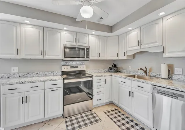 Listing Photo 5 - Condo for sale in building located at 8775 Washington Colony Dr, Dayton, OH 45458