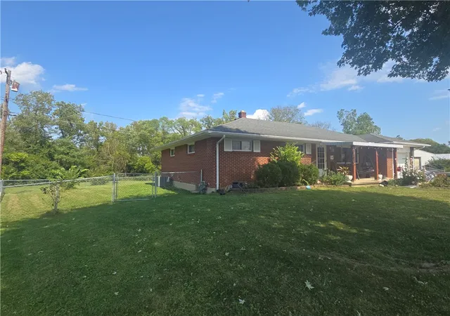 Photo 3 of Sale Pending at 255 E Weaver St, New Lebanon, OH 45345 | MLS# 968511 | Listing updated on 2026-09-10