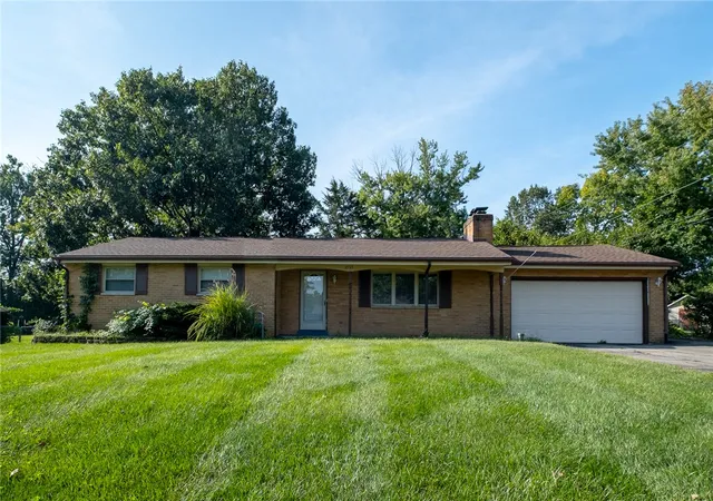 Photo 1 of Sale Pending at 3555 Knollwood Dr, Beavercreek, OH 45432 | MLS# 968407 | Listing updated on 2026-10-06