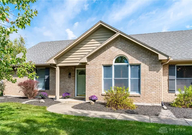 Photo 3 of Sale Pending at 2875 Cobblestone Xing Ct, Dayton, OH 45458 | MLS# 967798 | Listing updated on 2026-09-11