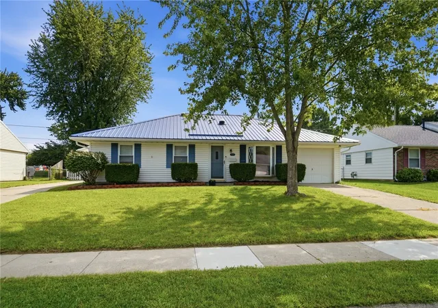 Photo 2 of Single family home for sale at 3230 Glouster St, Springfield, OH 45503 | MLS# 968561 | Listing updated on 2026-09-22