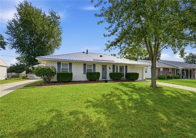 Photo 3 of Single family home for sale at 3230 Glouster St, Springfield, OH 45503 | MLS# 968561 | Listing updated on 2026-09-22