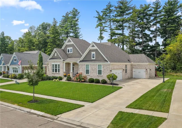 Photo 3 of Sale Pending at 9335 Nolin Orchard Ln, Loveland, OH 45140 | MLS# 968363 | Listing updated on 2026-10-01