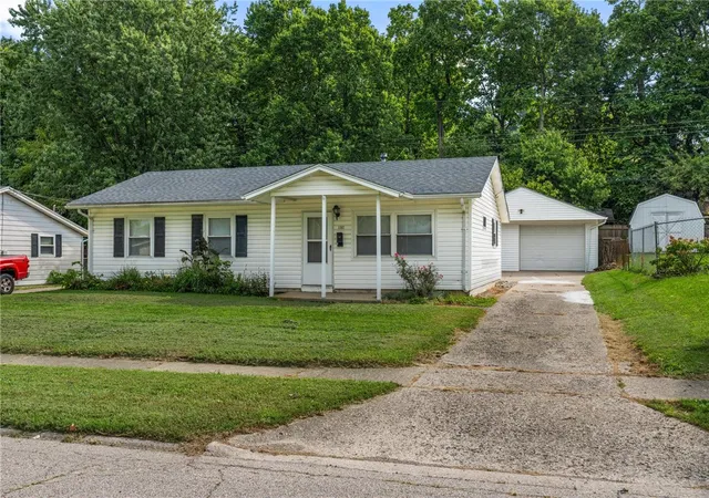 Photo 3 of Single family home for sale at 1182 Jeanette Dr, Beavercreek, OH 45432 | MLS# 968504 | Listing updated on 2026-09-27