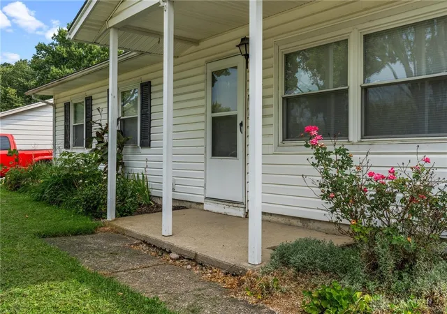 Photo 3 of Single family home for sale at 1182 Jeanette Dr, Beavercreek, OH 45432 | MLS# 968504 | Listing updated on 2026-09-27