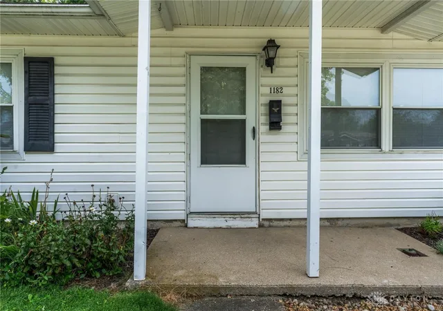 Photo 4 of Single family home for sale at 1182 Jeanette Dr, Beavercreek, OH 45432 | MLS# 968504 | Listing updated on 2026-09-27