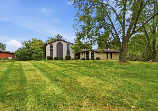 Photo 2 of Single family home for sale at 910 Sunnycreek Dr, Dayton, OH 45458 | MLS# 968556 | Listing updated on 2026-09-10