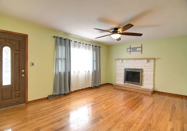 Photo 4 of Single family home for sale at 2752 Danbury Rd, Springfield, OH 45505 | MLS# 968541 | Listing updated on 2026-09-10