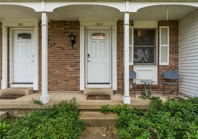 Photo 3 of Sale Pending at 104 Pepperwood Pl, Englewood, OH 45322 | MLS# 968591 | Listing updated on 2026-09-13