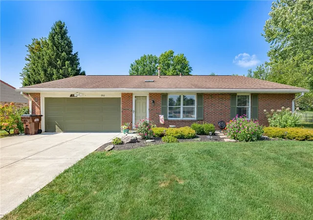 Photo 1 of Sale Pending at 9517 Stanford Ridge Ct, Miamisburg, OH 45342 | MLS# 968604 | Listing updated on 2026-09-12