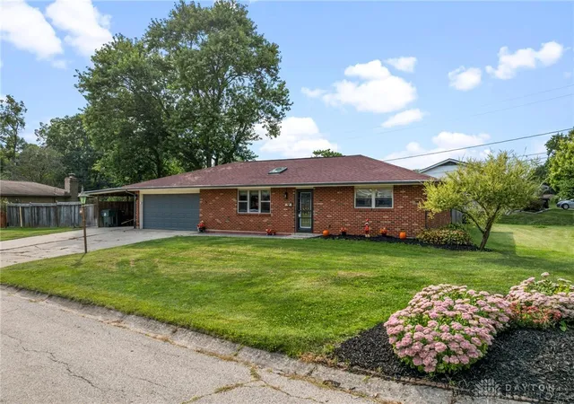 Photo 3 of Single family home for sale at 6125 Imperial Hills Dr, Dayton, OH 45414 | MLS# 968442 | Listing updated on 2026-10-05