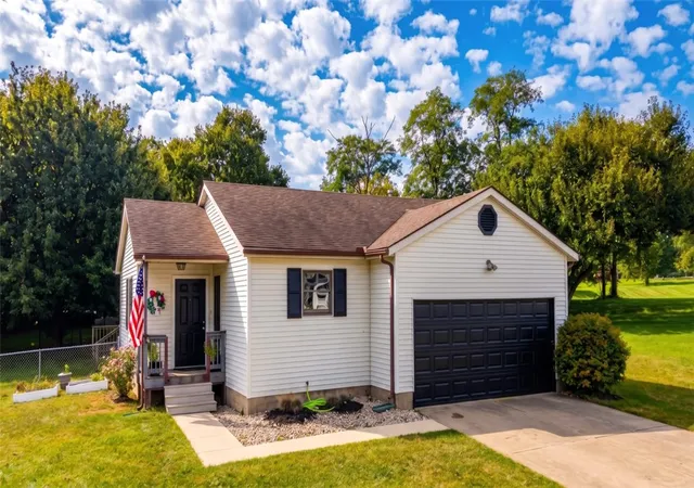 Photo 3 of Single family home for sale at 19 Edmon Ct, Lebanon, OH 45036 | MLS# 968590 | Listing updated on 2026-09-10