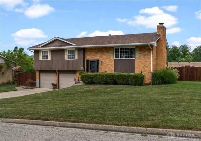 Single family home for sale at 345 Harpwood Dr, Franklin, OH 45005 | MLS# 968573